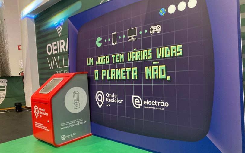 O Electrão esteve presente no Oeiras Gaming 2022 para sensibilizar os mais novos para a importância de reciclar 
