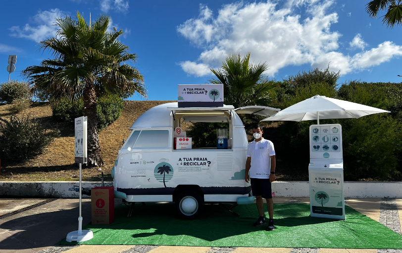 O Electrão e a Samsung juntaram-se para distribuir prémios na praia e recompensar quem recicla  